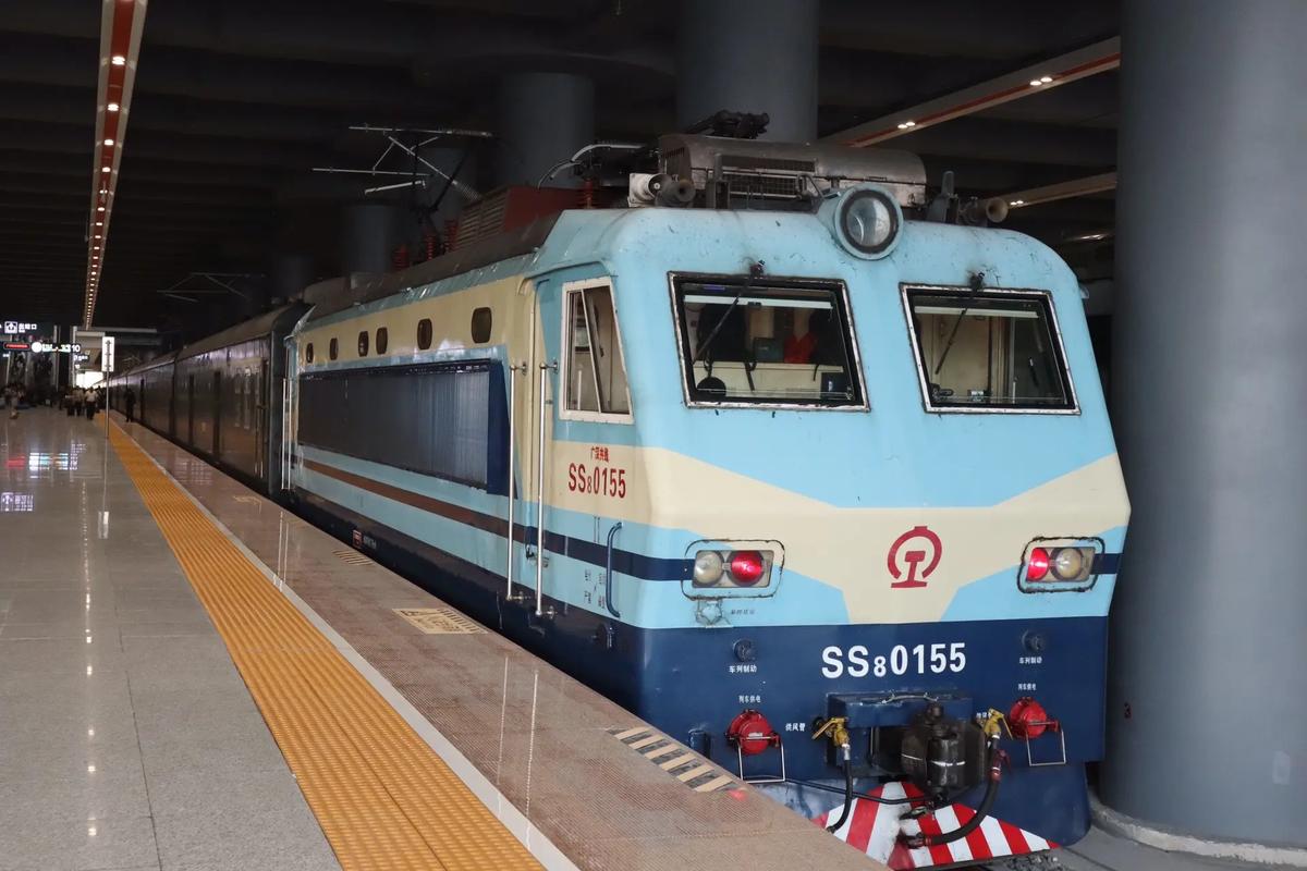 火测米闪击k528和z501#中国铁路